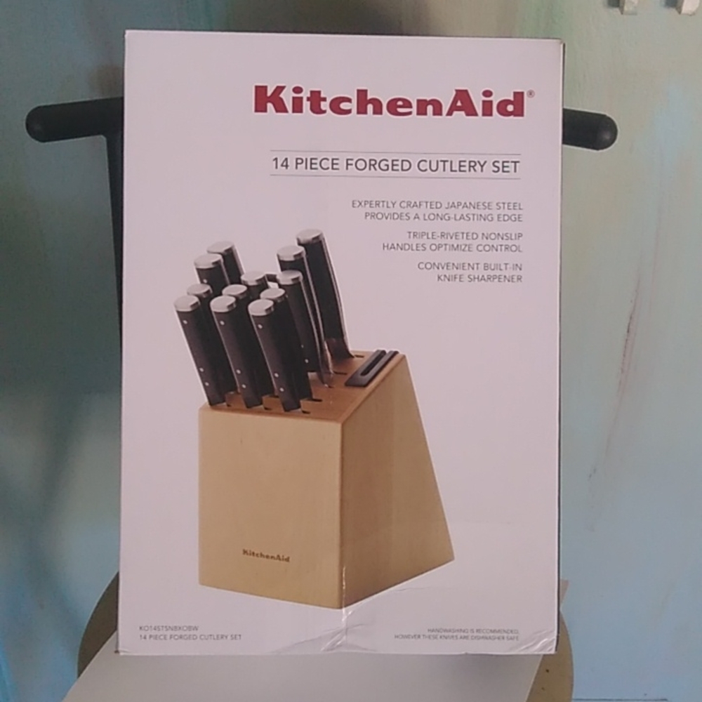 KitchenAid 14 piece Cutlery set